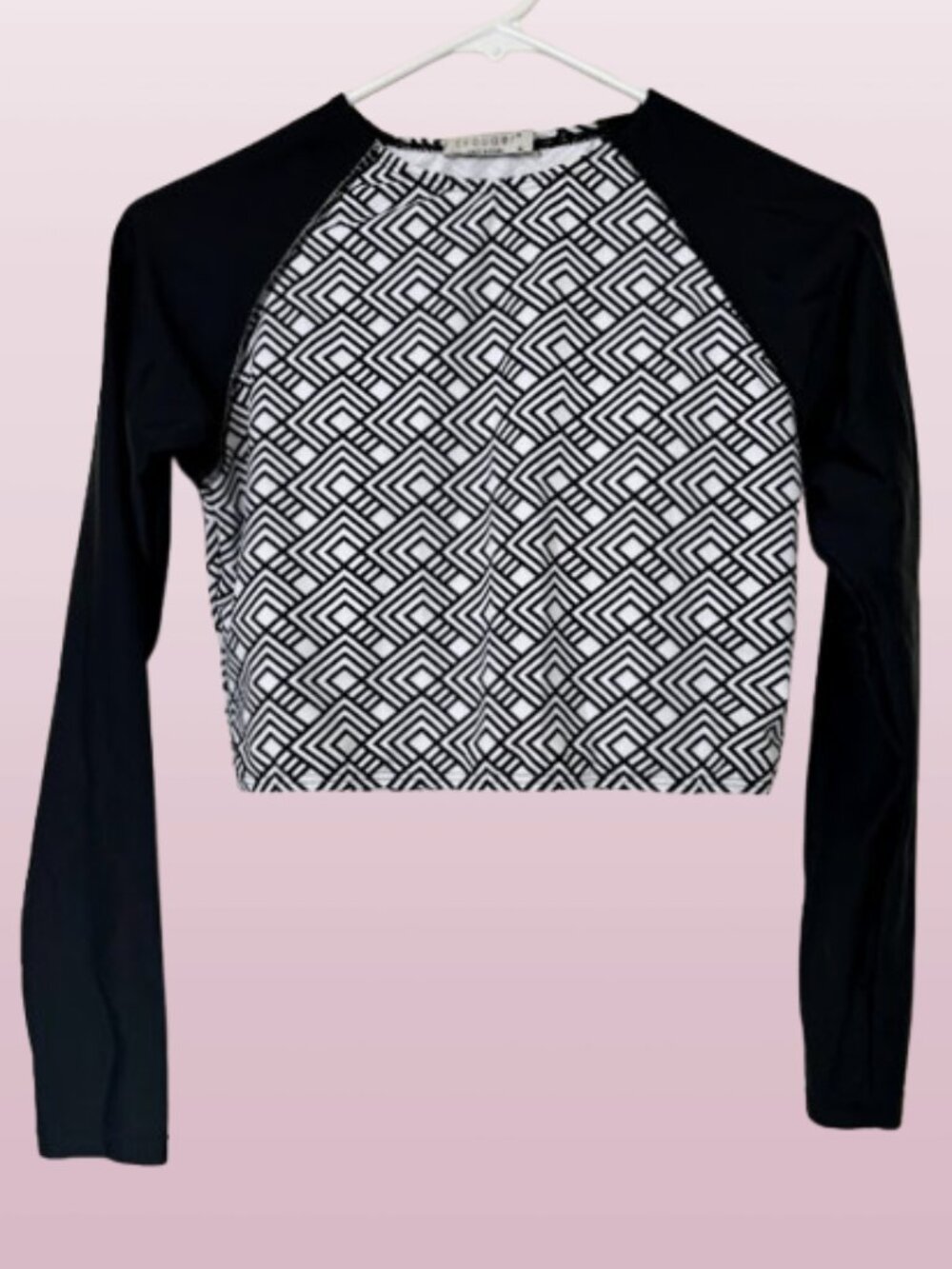 Long-Sleeved, Cropped Rashguard / Swimsuit Top